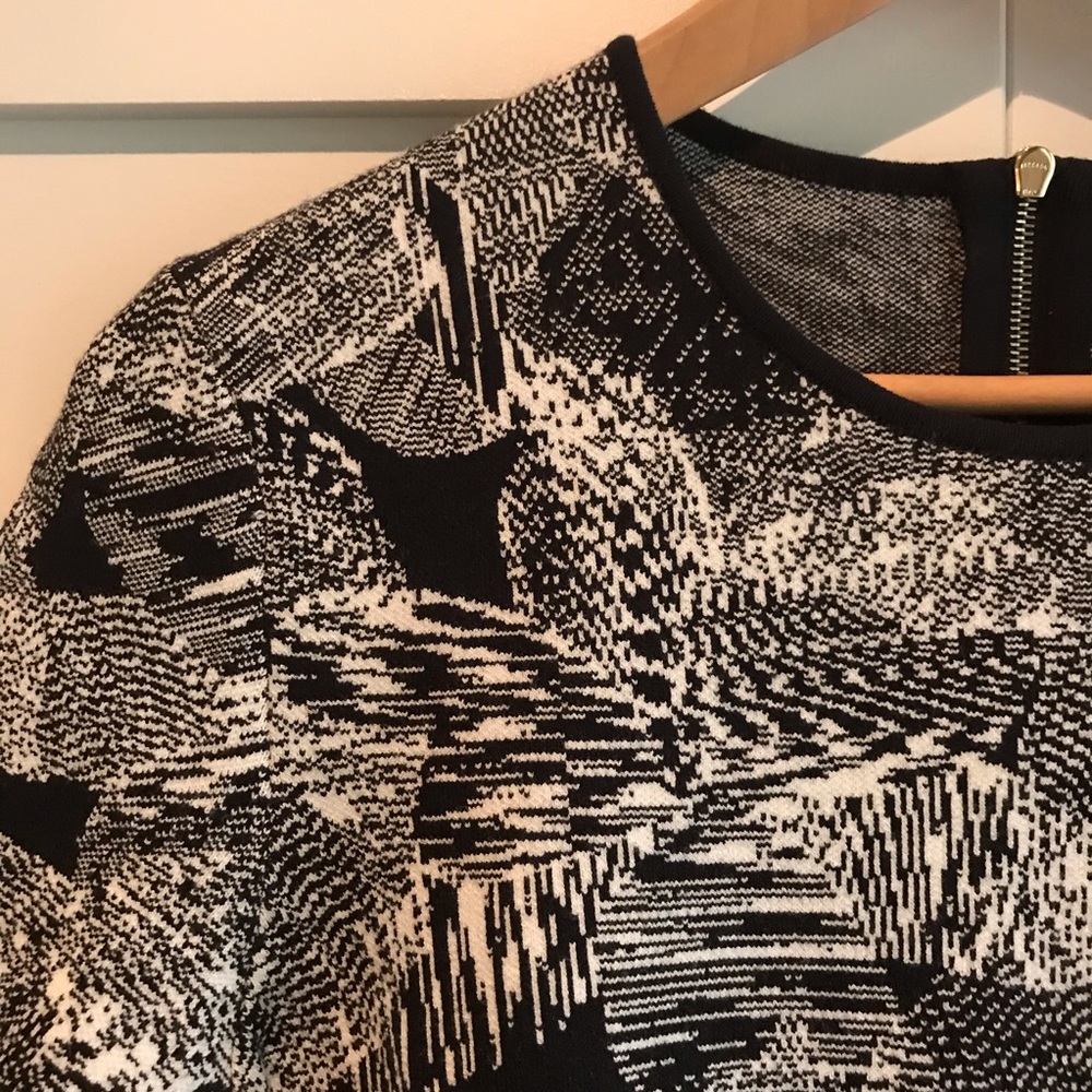 Hugo Boss botanical knit top - Picture 4 of 12